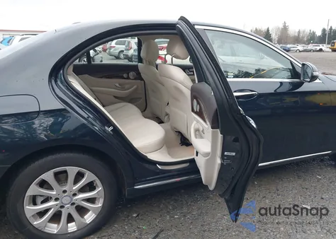 2017 Mercedes-Benz E 300 4Matic из США, поврежденный, VIN WDDZF4KB2HA187636